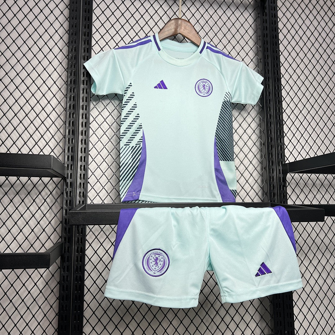 Ensemble Enfant Ecosse 2024 Exterieur