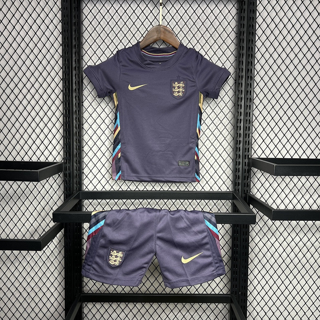 Ensemble Enfant Angleterre 2024 Exterieur