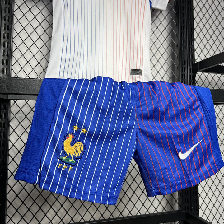 Ensemble Enfant France 2024 Exterieur