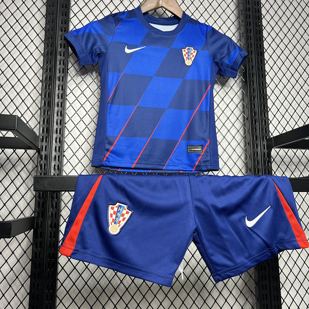 Ensemble Enfant Croatie 2024 Exterieur