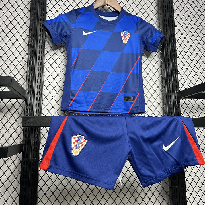 Ensemble Enfant Croatie 2024 Exterieur