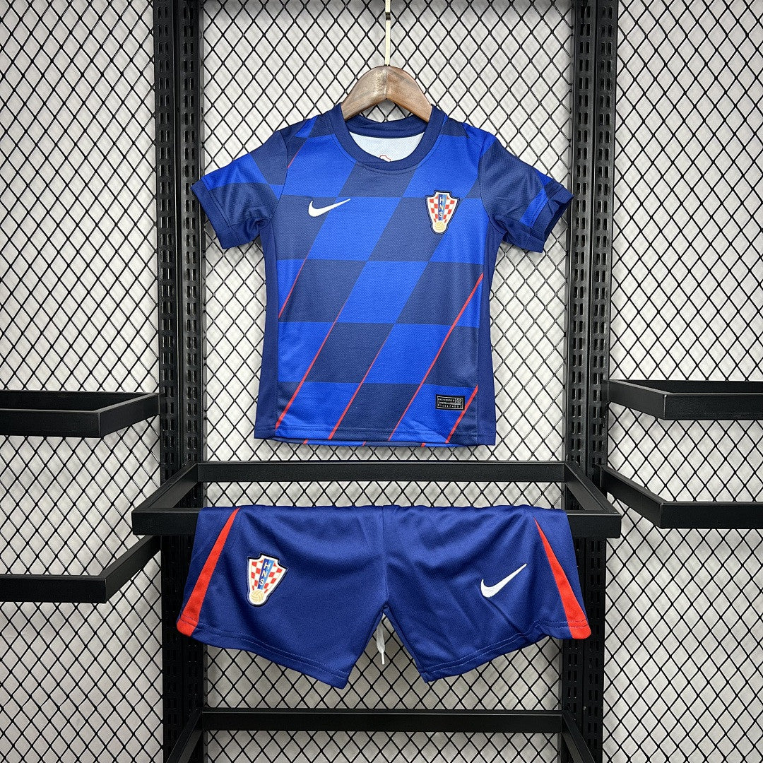 Ensemble Enfant Croatie 2024 Exterieur