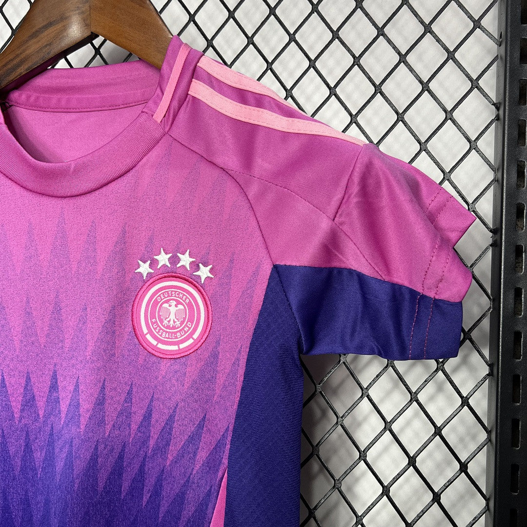 Ensemble Enfant Allemagne 2024 Exterieur